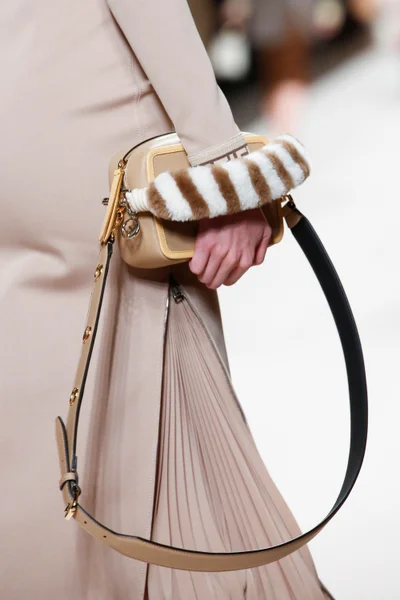 Look 35